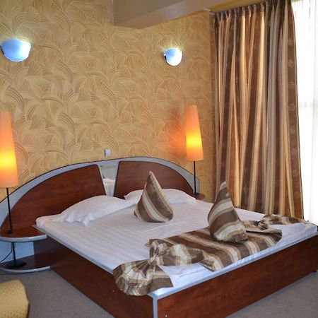 Hotel Helin - Calea Bucuresti Craiova Dış mekan fotoğraf