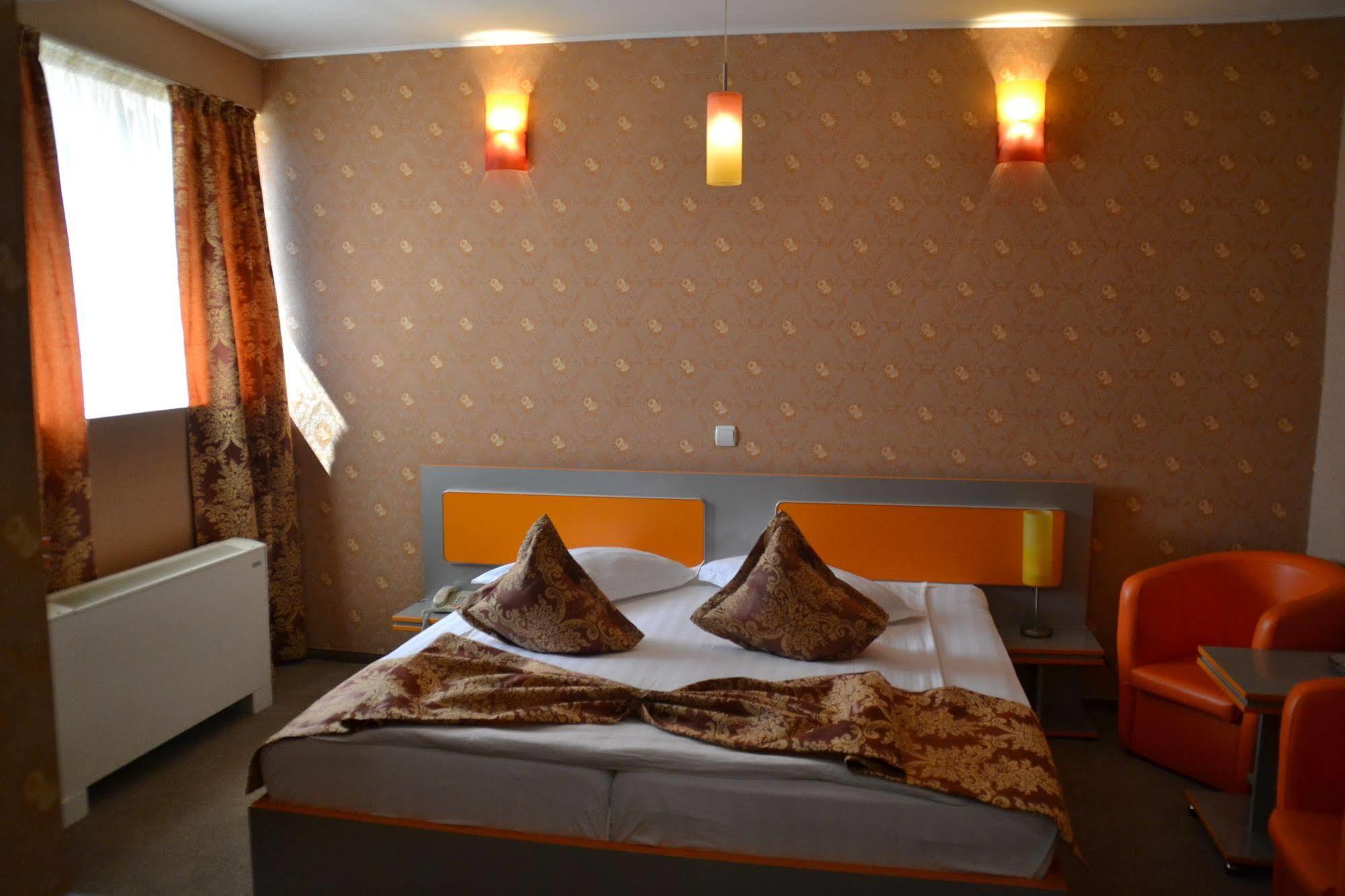 Hotel Helin - Calea Bucuresti Craiova Dış mekan fotoğraf