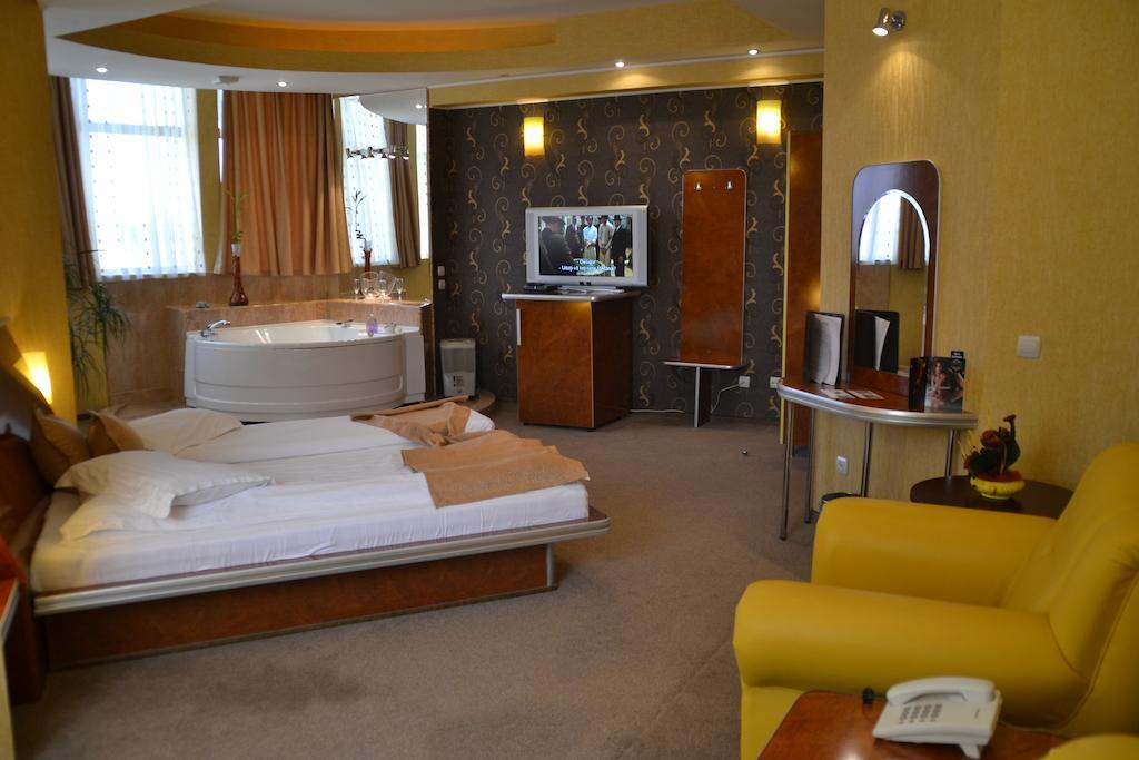 Hotel Helin - Calea Bucuresti Craiova Dış mekan fotoğraf