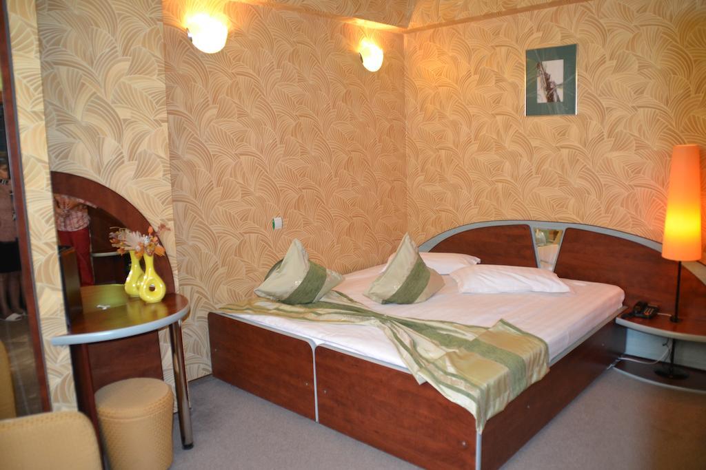 Hotel Helin - Calea Bucuresti Craiova Oda fotoğraf